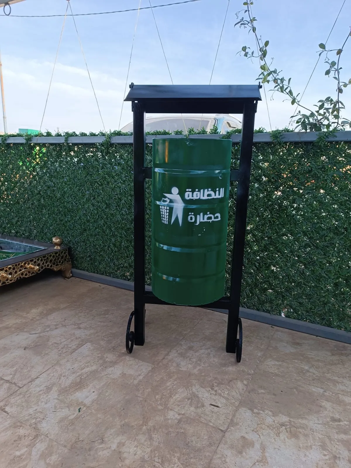 حاويات حدائق معلّقة